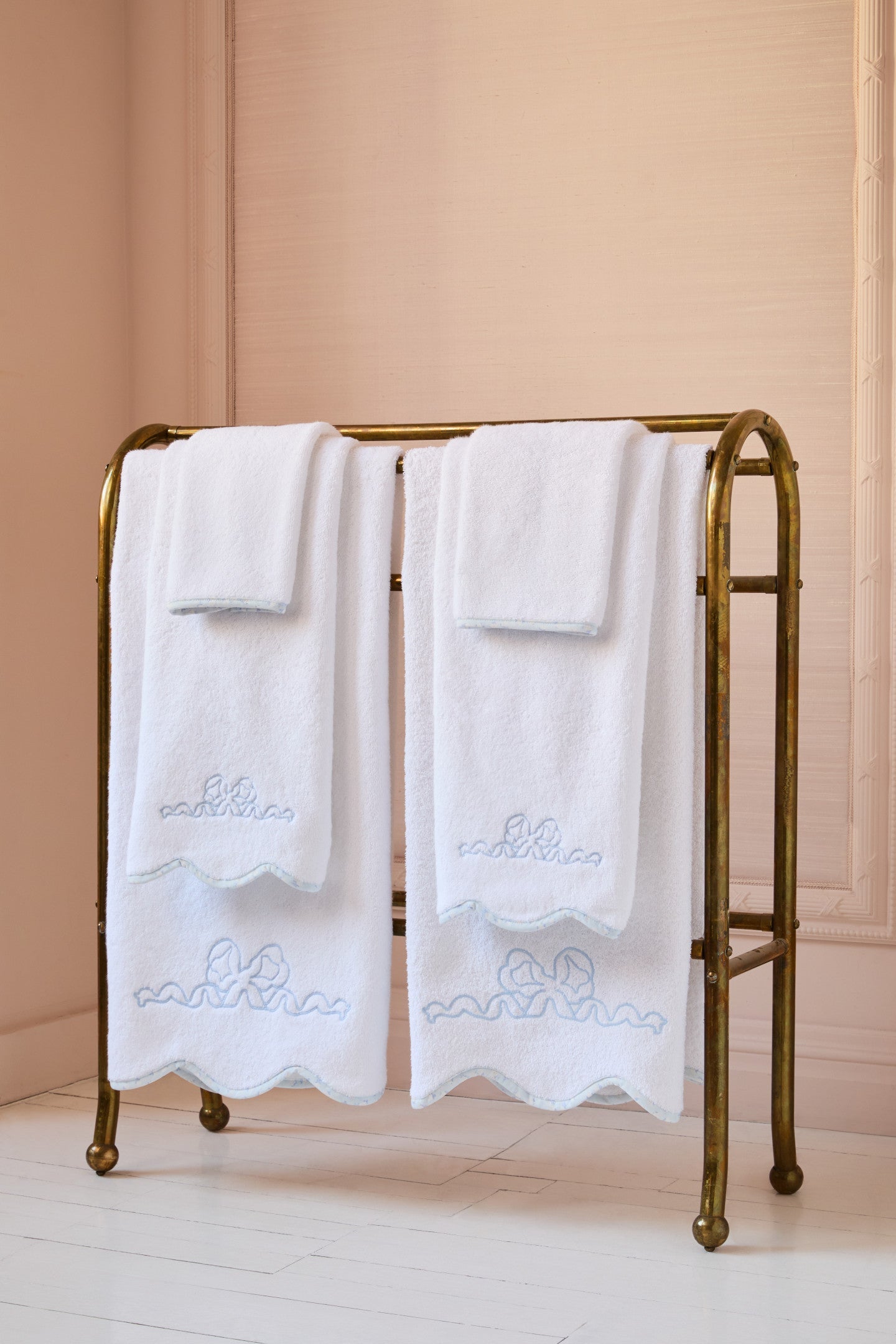 Bow-Embroidered Bath Towel