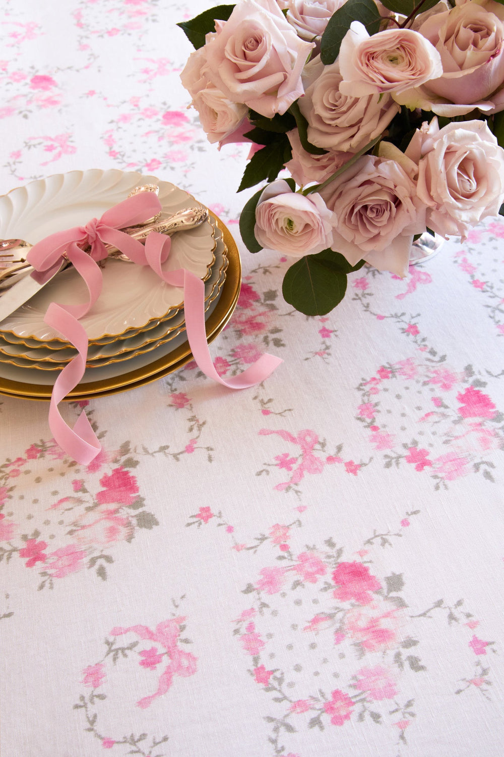 Floral Wreath Table Linen