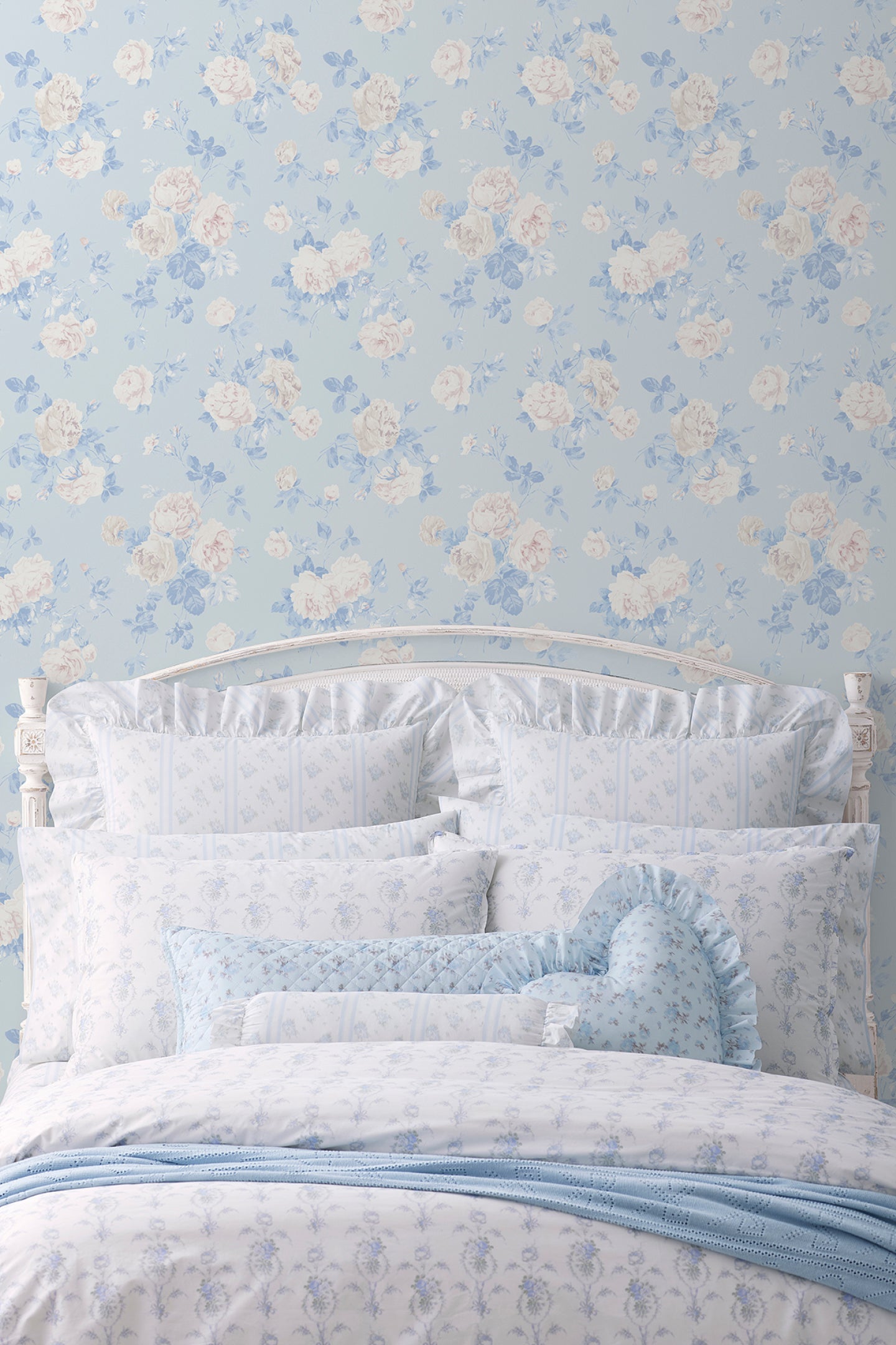 Whisper Blue Peel + Stick Wallpaper